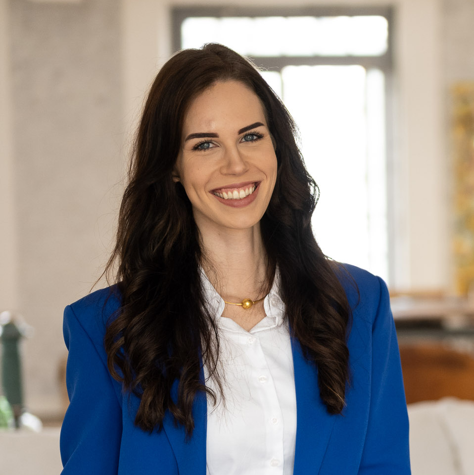 Dr. Christina Strauss